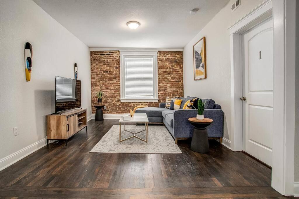 Oasis Midtown Kc- 2 Bedroom Apt Kansas City Eksteriør billede